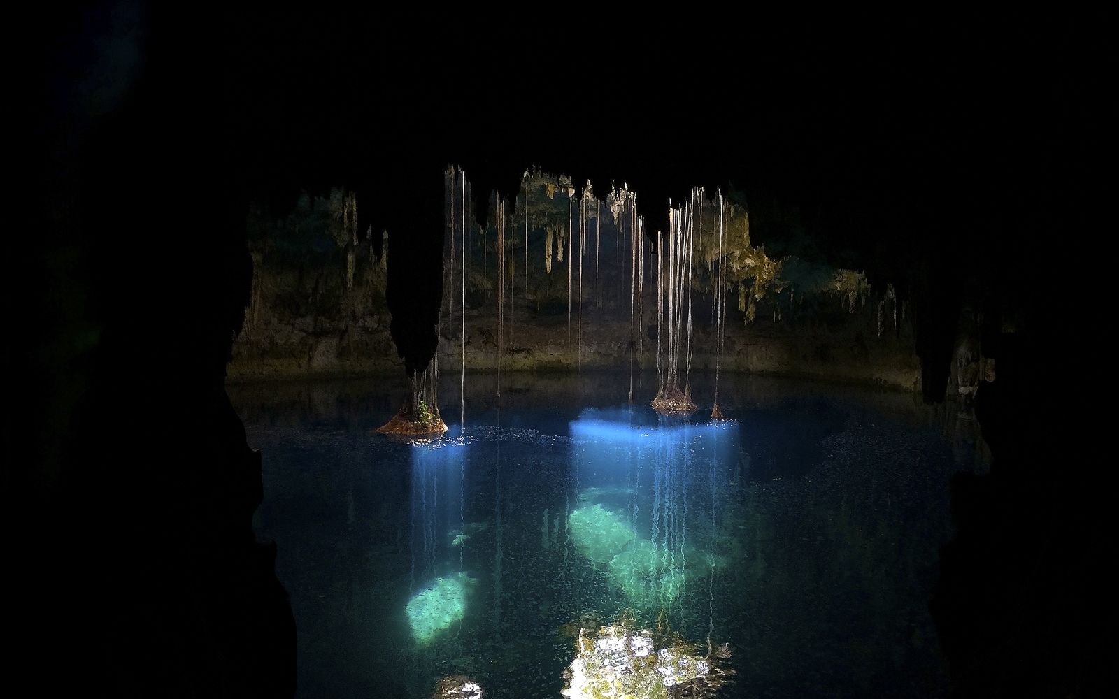 Cenote 16